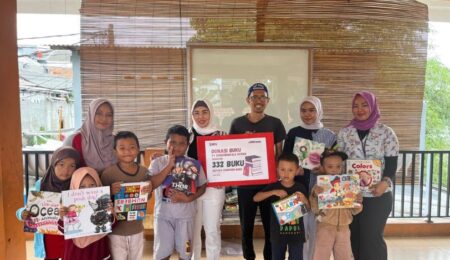 Hari Buku Nasional Eonchemicals Donasikan Buku