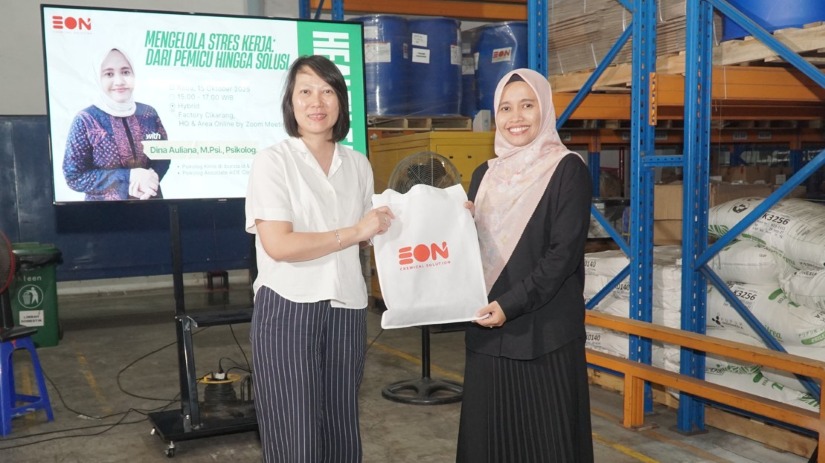 hadiah nara sumber health talk 2025 di pabrik kimia eon