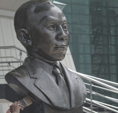 Cat metal coating patung